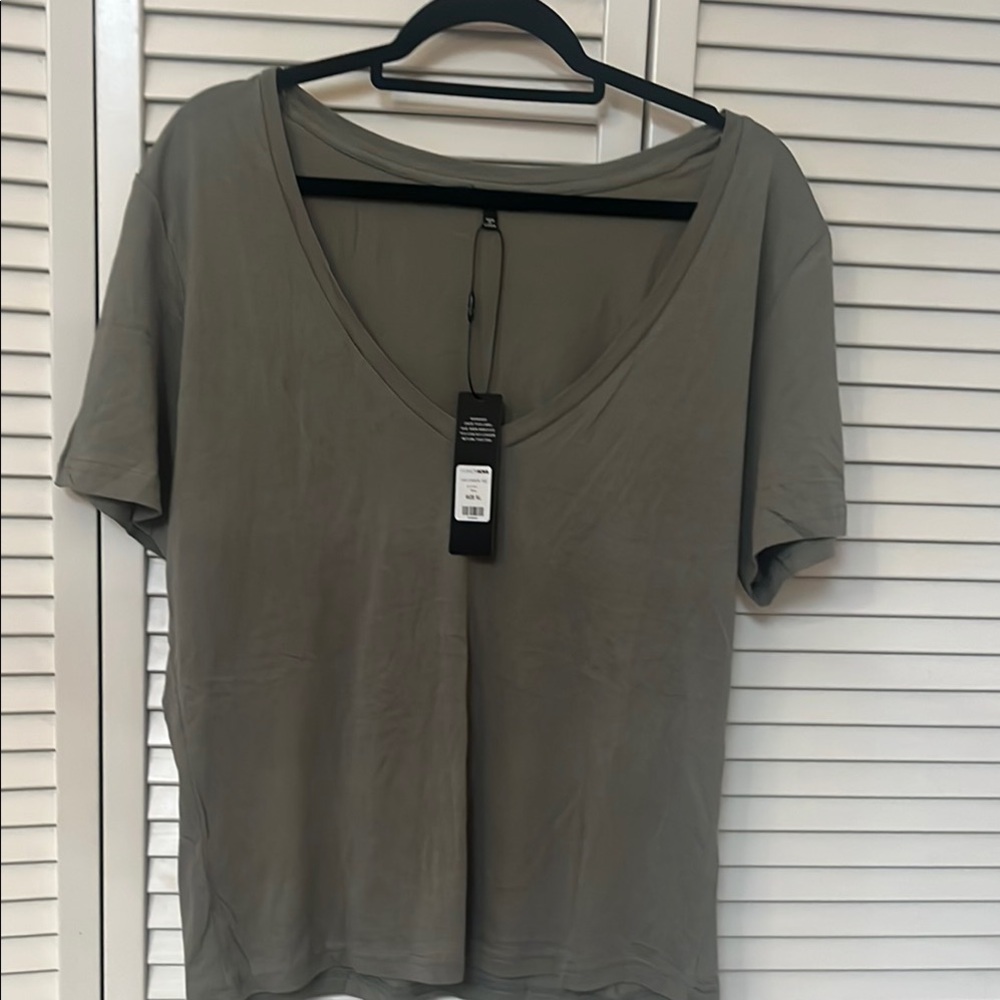 Fashion Nova Green Fitted Short Sleeve Tee